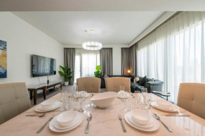 3 Bedroom Luxury Living Downtown Views Burj Khalifa Views